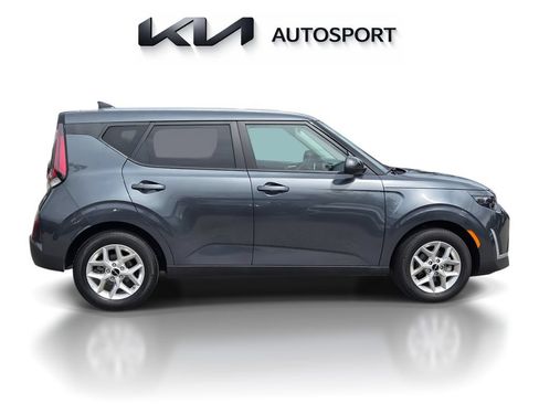 Certified 2025 Kia Soul LX w/ LX Technology Package FWD image 7