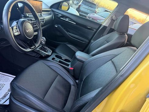 Used 2023 Kia Seltos SX w/ SX Sunroof Package image 17