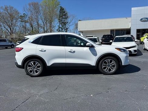 Used 2022 Ford Escape SEL image 3