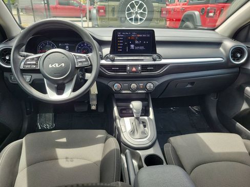 Used 2024 Kia Forte LXS w/ LXS Technology Package FWD image 10
