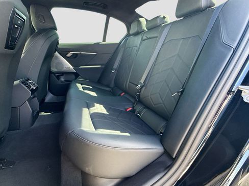 Used 2025 BMW 530i w/ M Sport Package RWD image 21