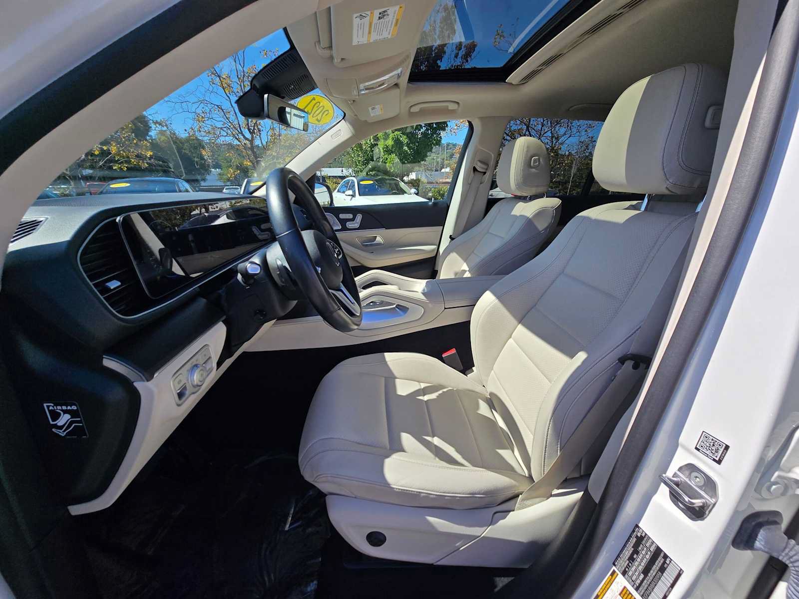 Used 2021 Mercedes-Benz GLE 350 w/ Premium Package image 26