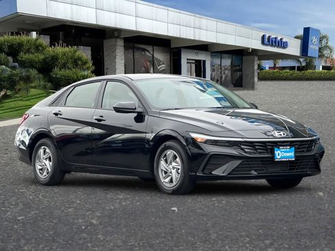 New 2026 Hyundai Elantra SE image 10