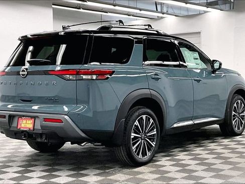 New 2026 Nissan Pathfinder Platinum image 17