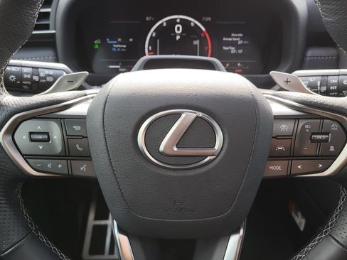 Used 2025 Lexus LX 600 F Sport w/ Accessory Package (Z1) AWD/4WD image 25