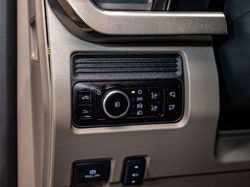 Used 2026 Ford F450 Platinum w/ Platinum Plus Package image 20