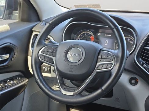 Used 2019 Jeep Cherokee Limited w/ Technology Group AWD/4WD image 18