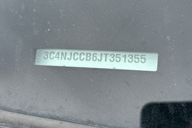Used 2018 Jeep Compass Limited FWD image 3