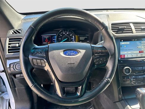 Used 2018 Ford Explorer XLT w/ Equipment Group 202A image 12