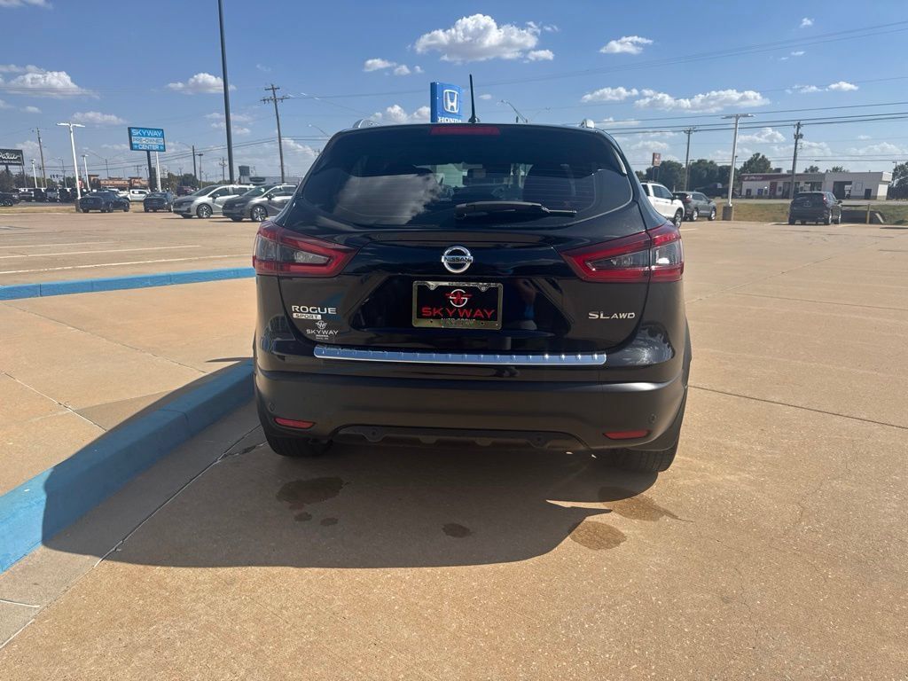 Used 2022 Nissan Rogue Sport SL AWD/4WD image 4