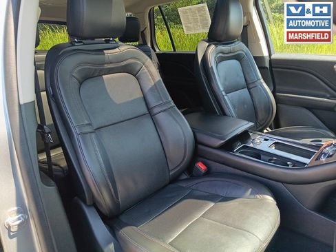 Used 2023 Lincoln Aviator Reserve AWD/4WD image 16