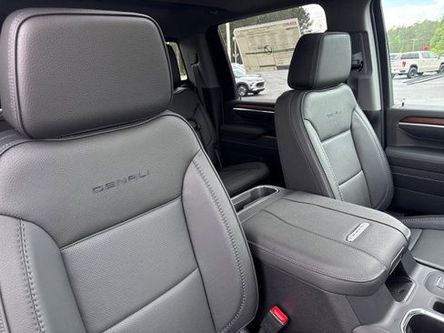 New 2026 GMC Sierra 2500 Denali w/ Denali Reserve Package image 12