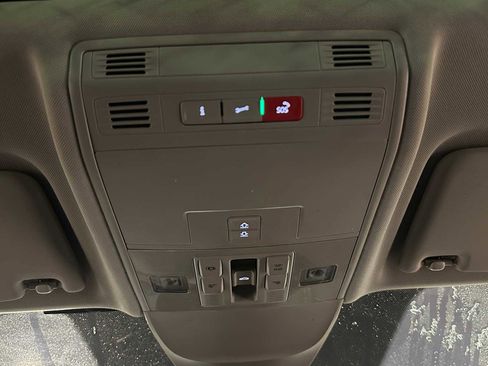 Used 2023 Volkswagen Taos SEL image 30