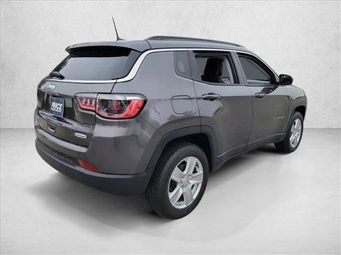 Used 2022 Jeep Compass Latitude image 5