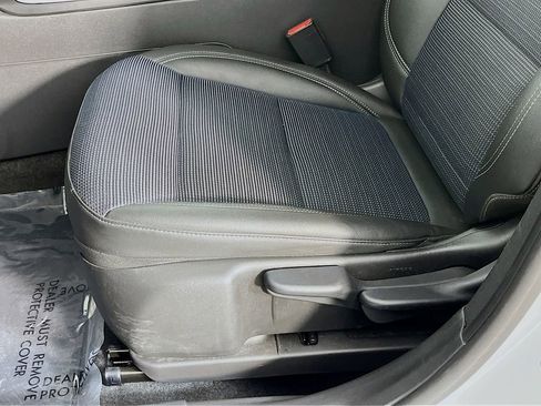 Used 2025 Buick Envista Preferred image 26