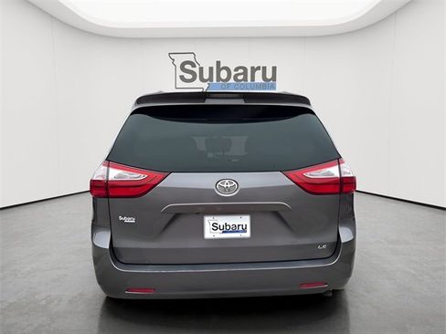 Used 2017 Toyota Sienna LE image 6