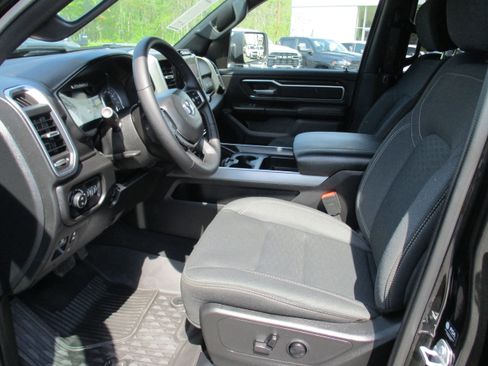 Certified 2025 RAM 1500 Big Horn AWD/4WD image 11