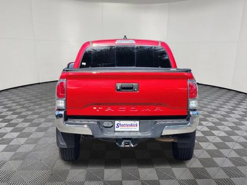 Used 2022 Toyota Tacoma TRD Off-Road AWD/4WD image 6
