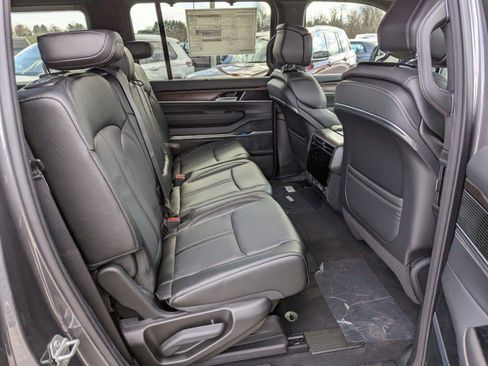 New 2024 Jeep Grand Wagoneer Series I w/ Convenience Group III image 9