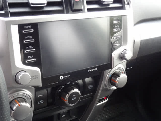 Used 2023 Toyota 4Runner SR5 AWD/4WD image 9
