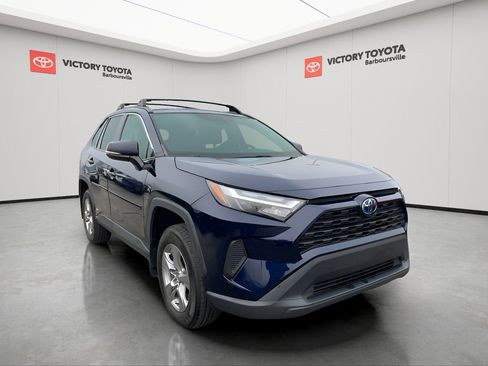 Used 2023 Toyota RAV4 XLE image 1