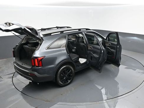 Used 2023 Kia Sorento S image 30