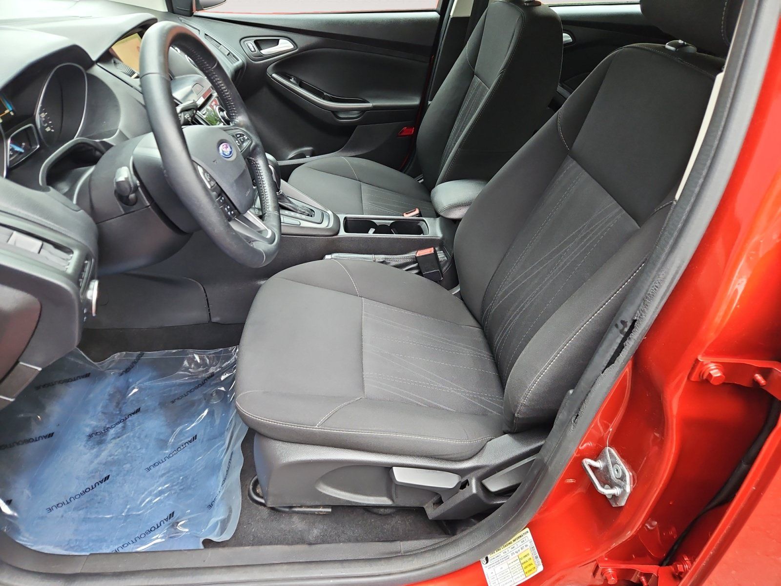 Used 2018 Ford Focus SEL w/ Cold Weather Package FWD image 9