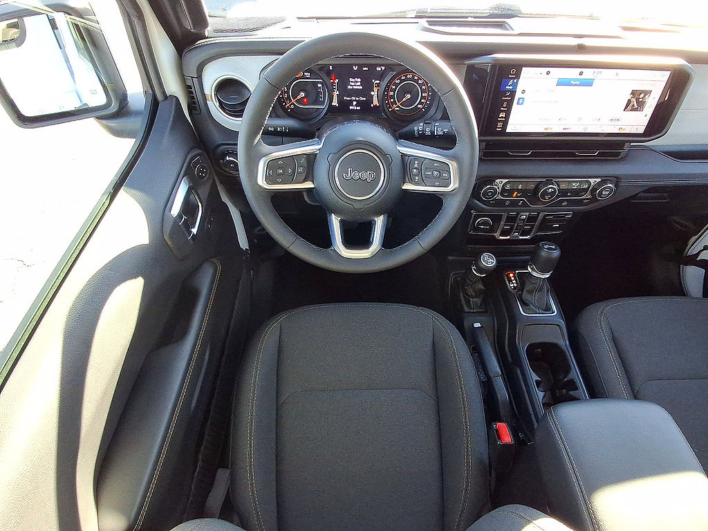 Used 2026 Jeep Wrangler Unlimited Sahara AWD/4WD image 27