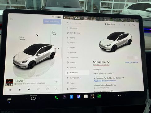 Used 2024 Tesla Model Y Performance AWD/4WD image 15