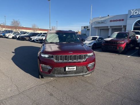 Used 2023 Jeep Grand Cherokee Limited w/ Trailer Tow Prep Group (B) AWD/4WD image 2
