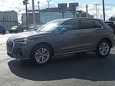 Used 2023 Audi Q3 2.0T Premium image 4