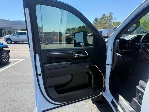 Used 2024 Chevrolet Silverado 3500 LT w/ Convenience Package AWD/4WD image 12