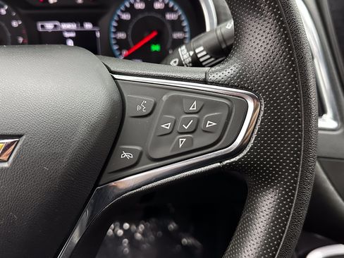 Used 2020 Chevrolet Malibu LT FWD image 16