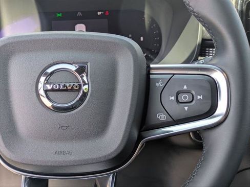 Used 2023 Volvo XC40 B5 Plus w/ Protection Package Premier AWD/4WD image 13