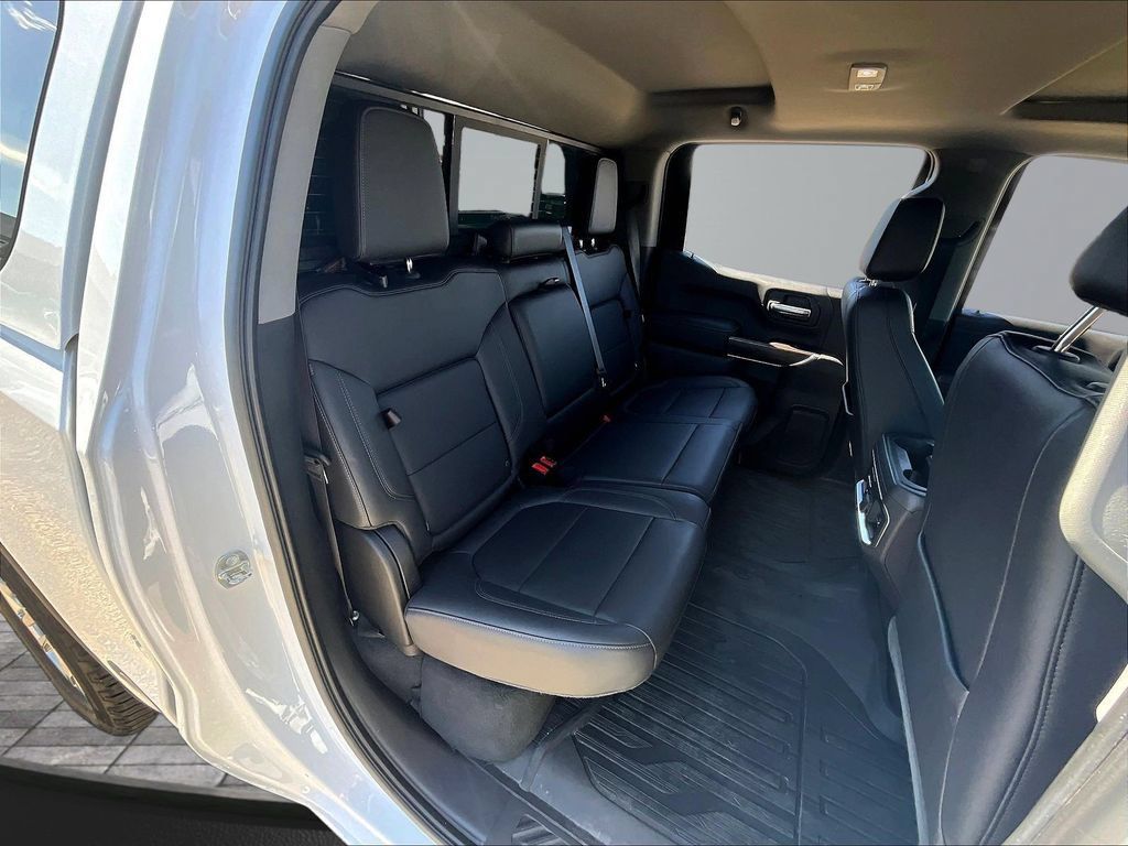 Used 2019 GMC Sierra 1500 SLT w/ SLT Premium Plus Package AWD/4WD image 28