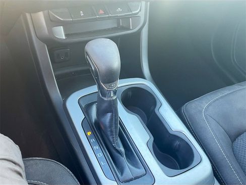 Used 2022 Chevrolet Colorado LT image 16
