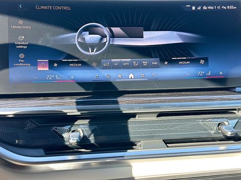 New 2026 BMW X5 sDrive40i w/ Executive Package image 13