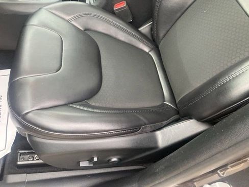 Certified 2019 Jeep Cherokee Latitude Plus AWD/4WD image 11