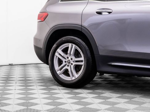 Used 2023 Mercedes-Benz GLB 250 4MATIC w/ Premium Package image 37