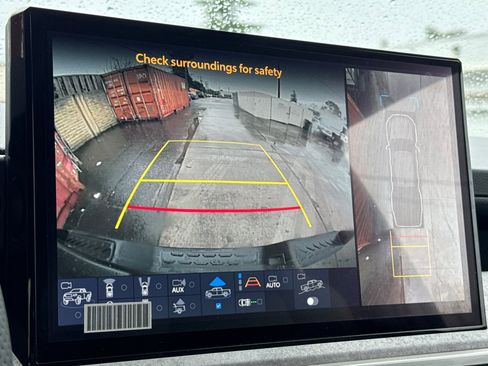 Used 2024 Toyota Tacoma Trailhunter image 20