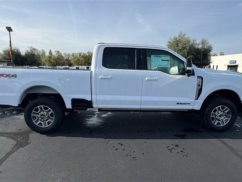 New 2025 Ford F250 Lariat w/ FX4 Off-Road Package image 3