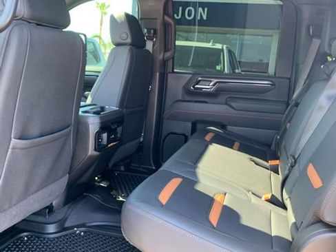 Used 2025 GMC Sierra 2500 AT4 w/ AT4 Premium Plus Package AWD/4WD image 14