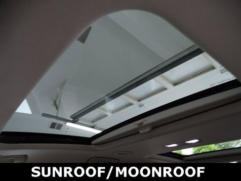 Used 2023 Buick Enclave Essence w/ Experience Buick Package image 11