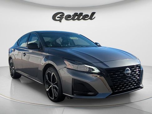 Certified 2025 Nissan Altima 2.5 SR FWD image 3