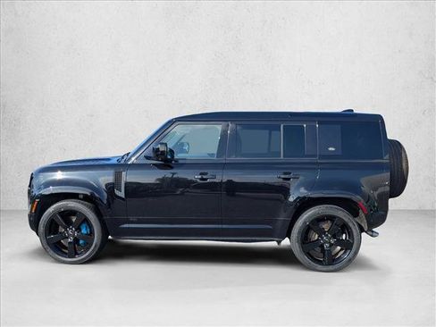Used 2022 Land Rover Defender 110 V8 AWD/4WD image 9