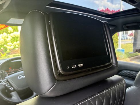 Used 2022 INFINITI QX80 Sensory w/ Cargo Package RWD image 17