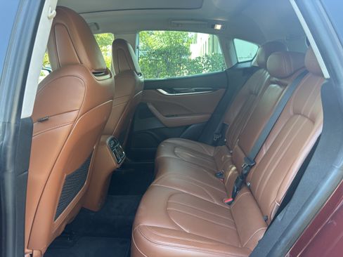 Used 2017 Maserati Levante w/ Sport Package AWD/4WD image 7
