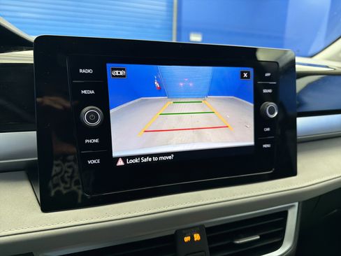 New 2026 Volkswagen Taos SE image 20