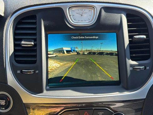 Used 2022 Chrysler 300 Touring L image 22