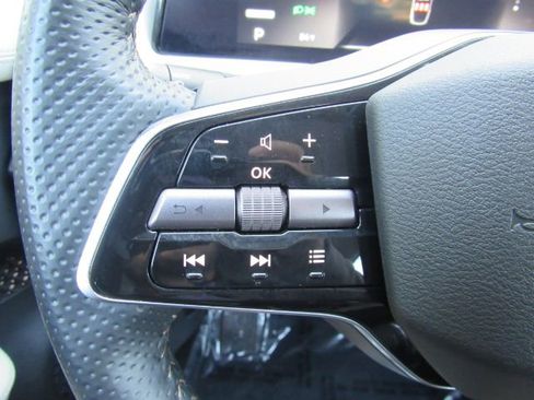 Used 2024 Nissan Ariya FWD image 34